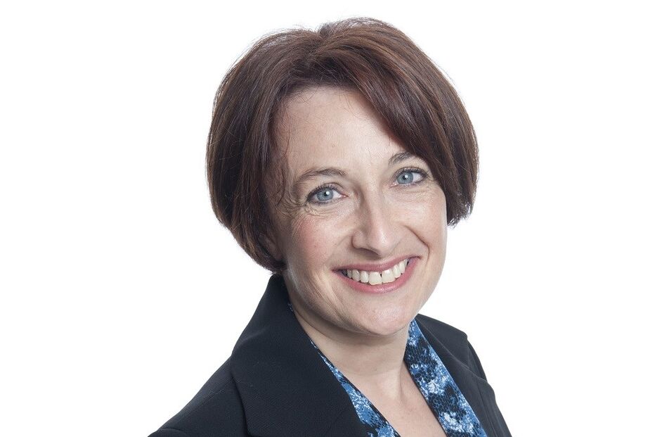 Isabelle Attard, França, Normandia