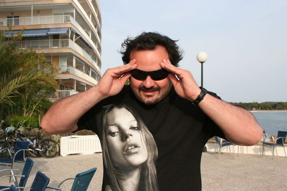 Ignacio Allende Fernández, Torbe, pornografia