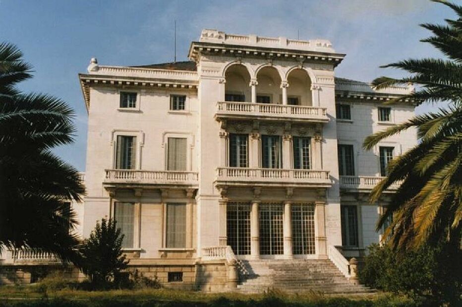 Palácio Henrique Mendonça, Fundação Aga Khan, venda, Imóvel de Interesse Público, política, Prémio Valmor e Arquitetura