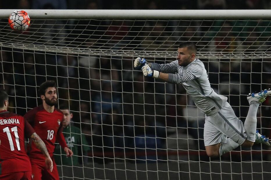 17-05-2016_20_09_04 anthony lopes Pedro Ferreira.jpg