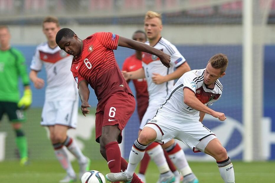 17-05-2016_20_16_52 william de carvalho  - epa.jpg