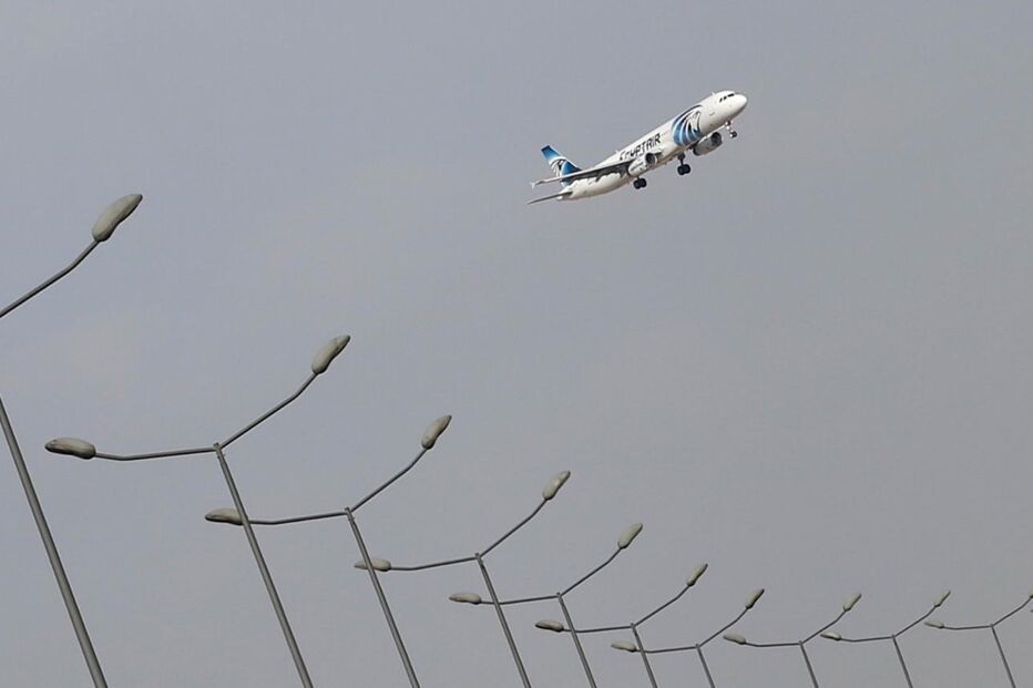 secretaria de Estado das Comunidades, Paris, Cairo, aviação, transportes
