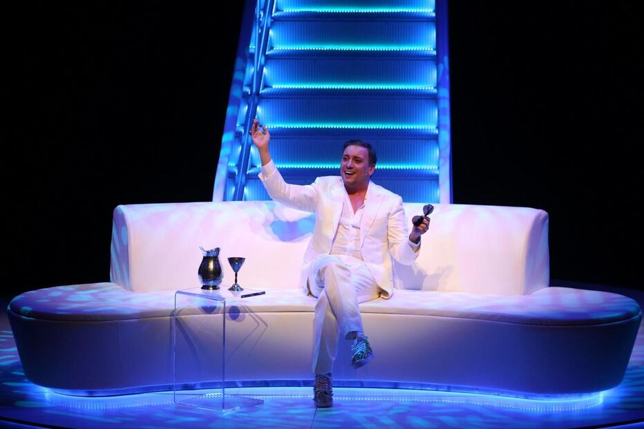 24-05-2016_17_15_46 God (Tiago Sousa Dias).jpg