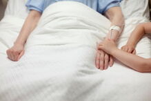 'O Estado não está a assumir as responsabilidades': Misericórdias fecharam 300 camas de cuidados continuados