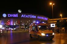 explosões, tiroteio, pânico, aeroporto de Istambul, Turquia