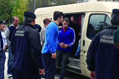 Acordo para matar trama jovem homicida 