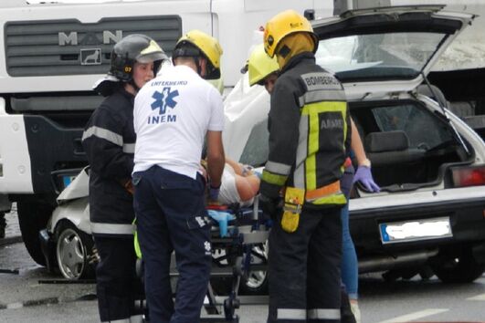 acidentes, feridos, colisões, piso, Loureira, Vila Verde, Lage