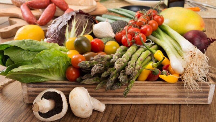 Dieta mediterrânea é rica em fruta, vegetais, peixe e azeite