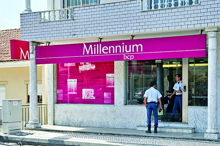 Alcobaça, Porto de Mós, Leiria, Nazaré, Abílio Baptista, CTT, Alfeizerão, Juncal, assalto