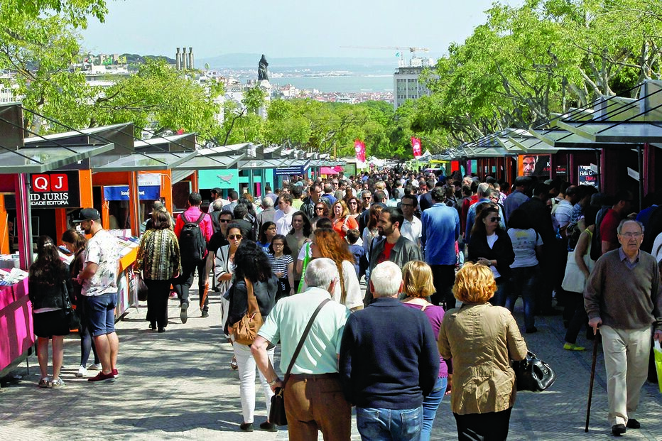 Finanças varrem a Feira do Livro 