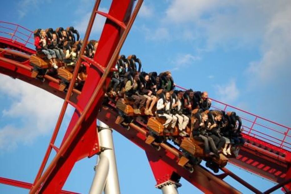 Uma montanha-russa, outra das diversões do parque de Drayton Manor