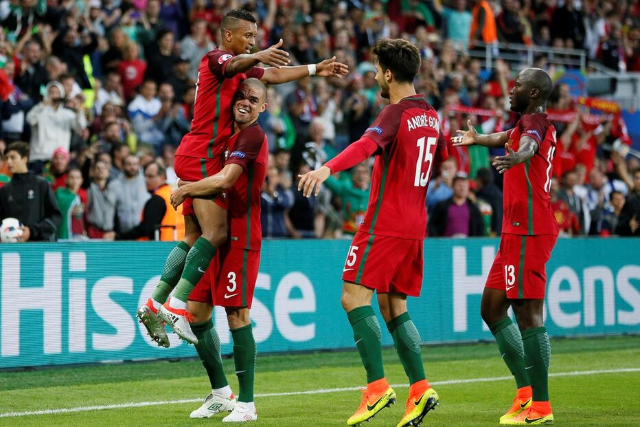 14-06-2016_20_38_38 x10 Robert Pratta .JPG