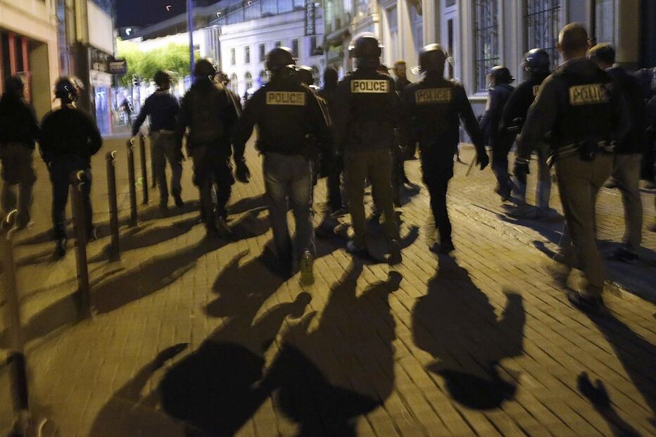 Lille, França, confrontos, adeptos, Inglaterra, polícia, detenções