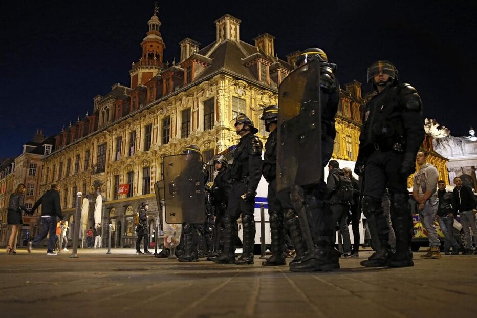 Lille, França, confrontos, adeptos, Inglaterra, polícia, detenções