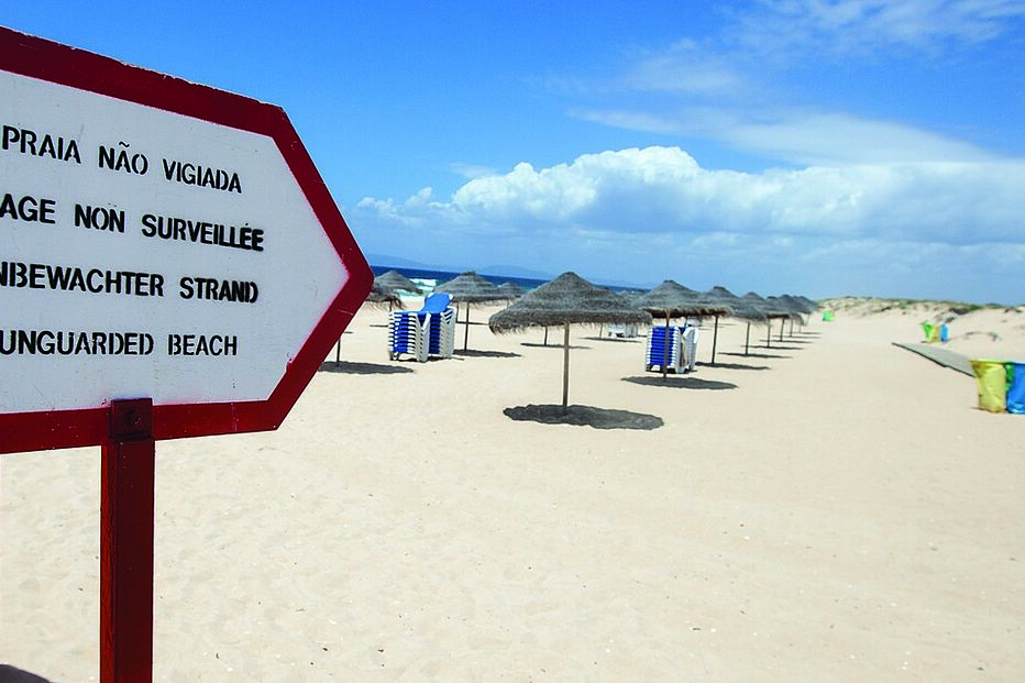 Praias de Grândola sem nadadores-salvadores 