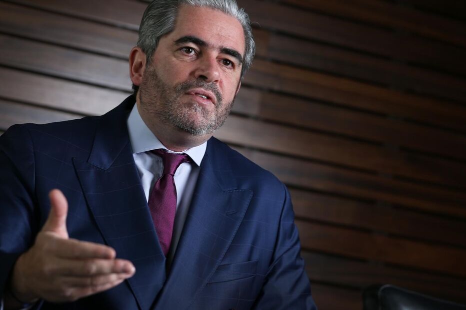 Emanuel Medeiros, Desporto, Crime, Futebol