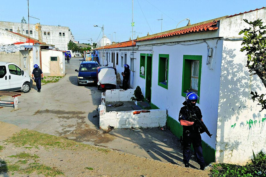 Tráfico de droga mete 6 na cadeia 