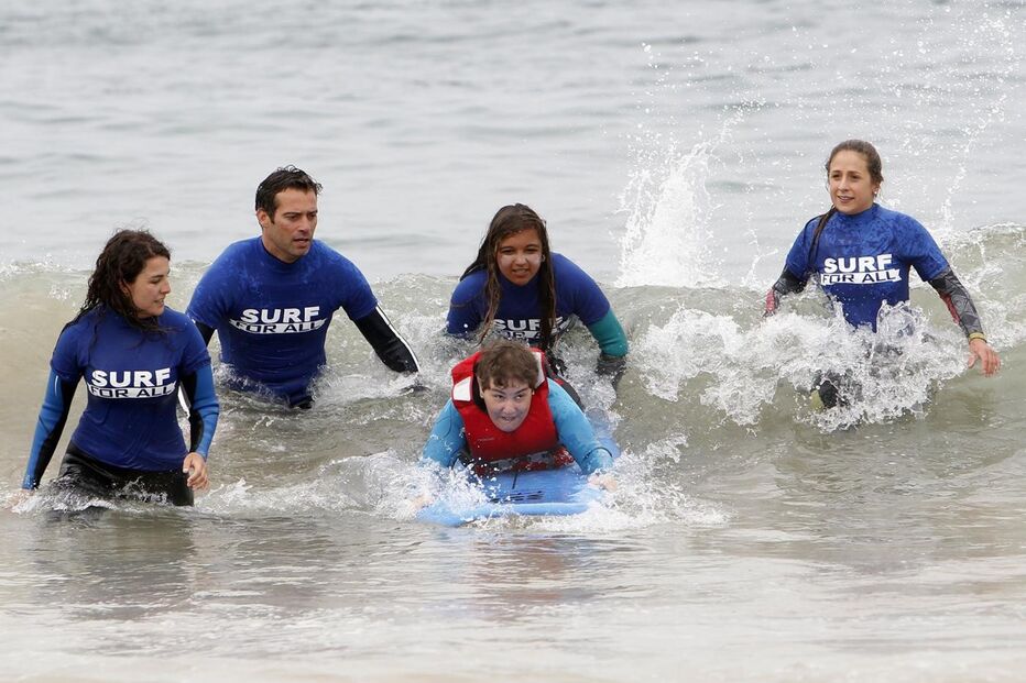 Surf, Costa da Caparica, Paulo Moreira, Ana Clara Cruz, Associação Surf For All, Praia do Castelo, Almada