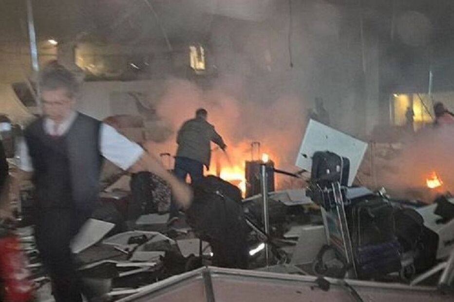 explosões, tiroteio, pânico, aeroporto de Istambul, Turquia