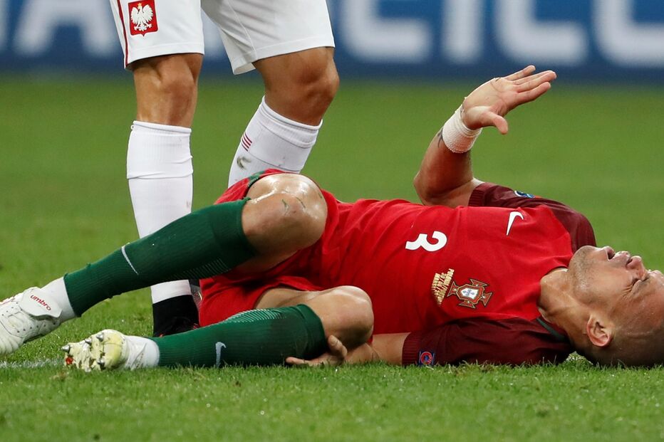 30-06-2016_21_21_57 2016-06-30T201754Z_110319474_MT1ACI14464247_RTRMADP_3_SOCCER-EURO-POL-POR.JPG