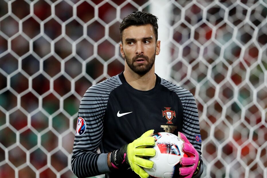 30-06-2016_21_39_02 2016-06-30T203448Z_110320488_MT1ACI14464298_RTRMADP_3_SOCCER-EURO-POL-POR.JPG