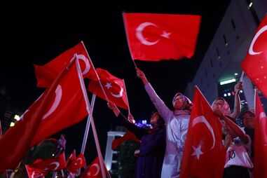 Grécia, Turquia, Ilia Marinaki, política