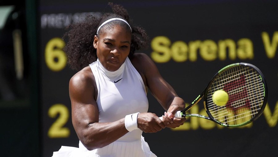 Serena ficou ainda a aguardar pelo desfecho do outro encontro das meias-finais para saber se voltaria, depois da final de Wimbledon de 2009, a defrontar a sua irmã Venus num encontro decisivo, mas esta foi impotente diante de Kerber