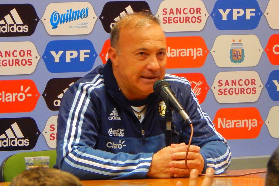 Julio Olarticoechea, Argentina, Desporto, Futebol, Jogos Olímpicos 