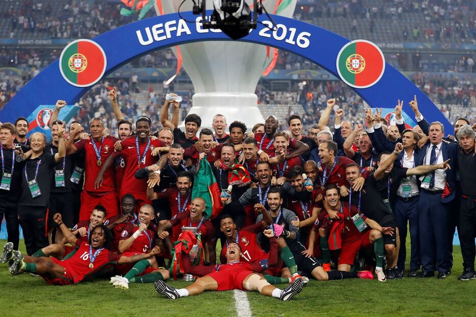 11-07-2016_00_48_53 Carl Recine foto taça.JPG