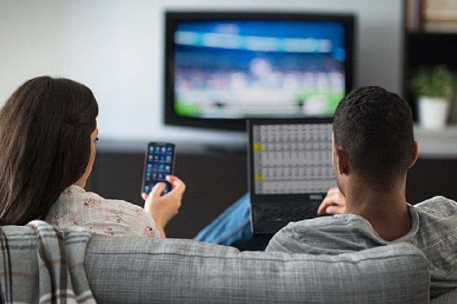 Lei das Comunicações Eletrónicas, DECO, bens de consumo, política