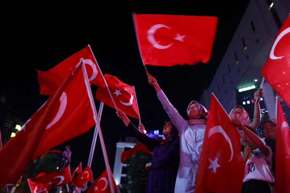 Grécia, Turquia, Ilia Marinaki, política