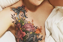 tatuadora, tatuagem, Alison Habbal, cicatrizes, Austrália, mastectomia