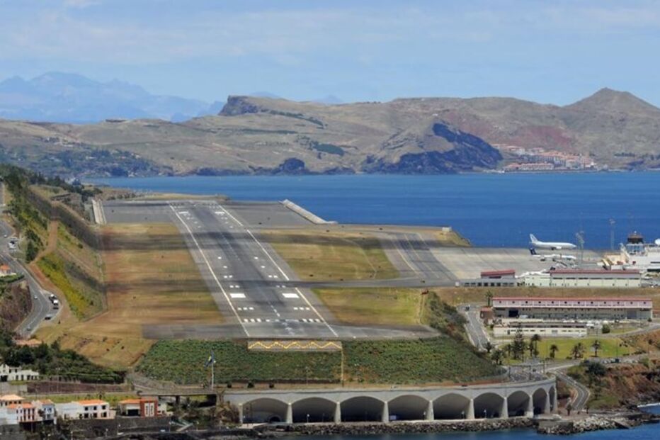 Madeira, Aeroporto do Funchal, Funchal, Porto Santo, TAP, Facebook, meteorologia, aviação, transportes
