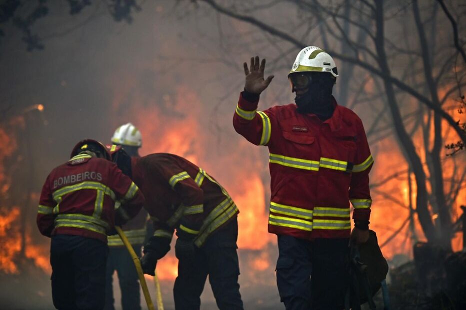 bombeiros, cansaço, incêndios, fogo, portugal a arder