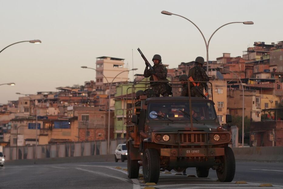 brasil, complexo da maré
