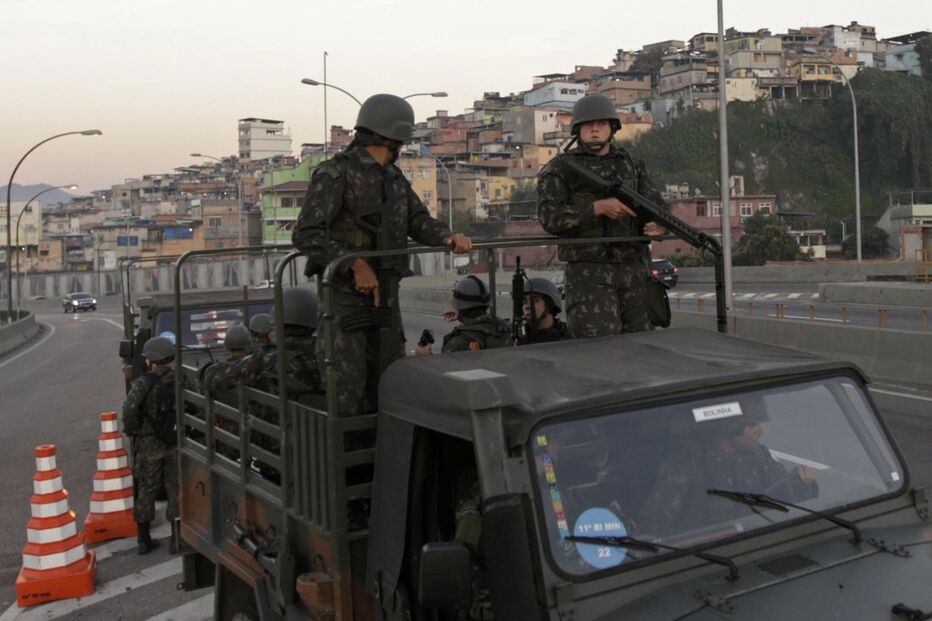 brasil, complexo da maré