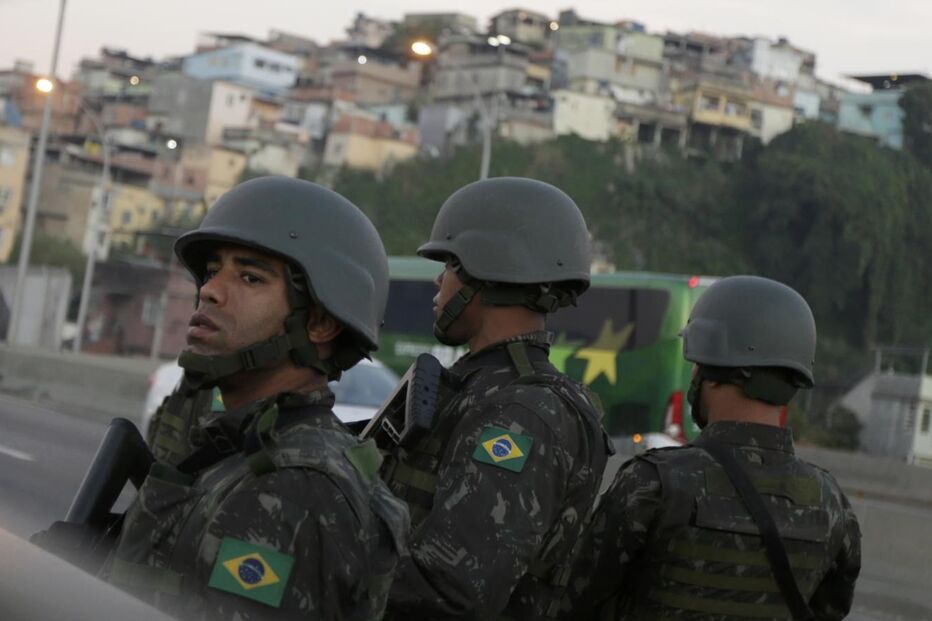 brasil, complexo da maré