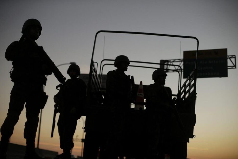 brasil, complexo da maré