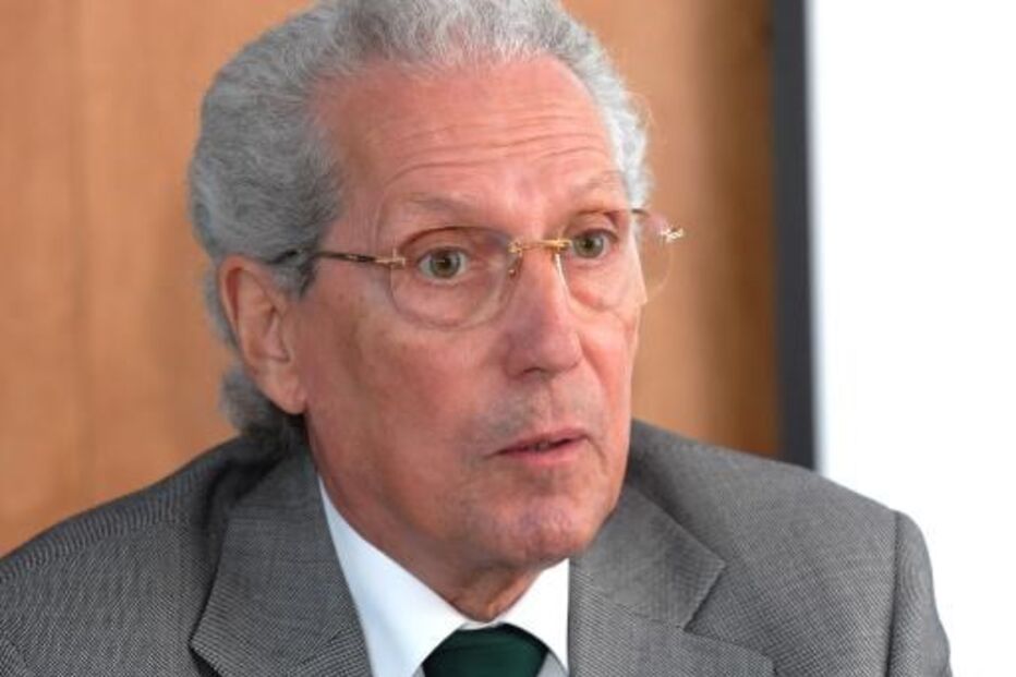 António Maldonado Gonelha, António Arnaut, António Reis, Montepio Geral, Caixa Geral de Depósitos, CGD, Conselho Alargado de Crédito, Armando Vara, SNS, PS, política, Serviço Nacional de Saúde, política, economia, pensões, subvenções, reformas