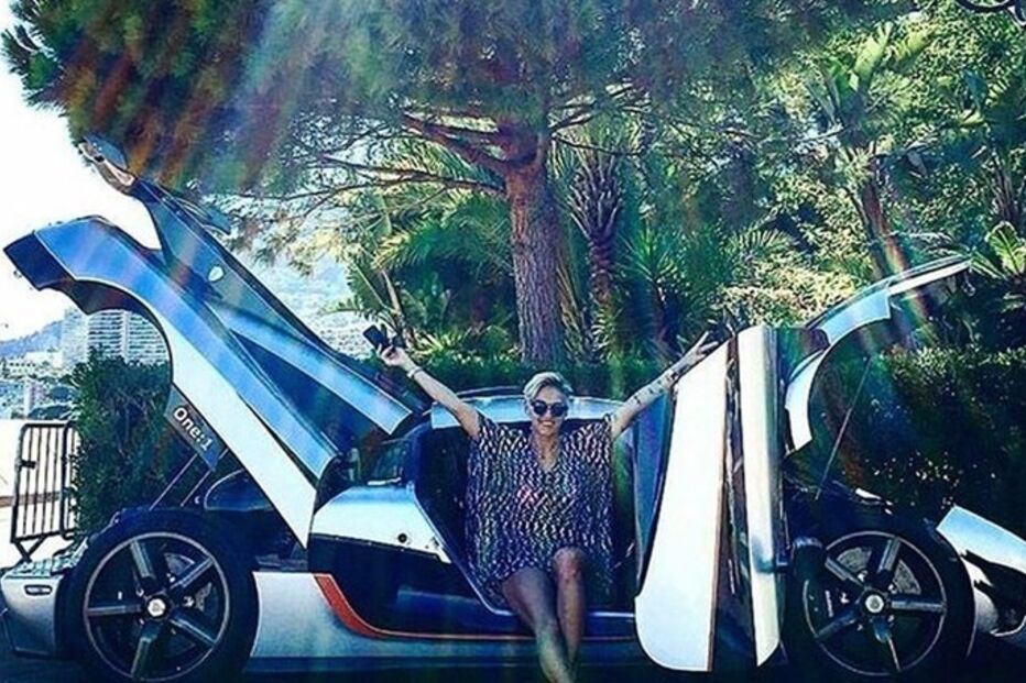 Koenigsegg One:1, Carina Lima, carro, milionária, sensual, ousada, sexy