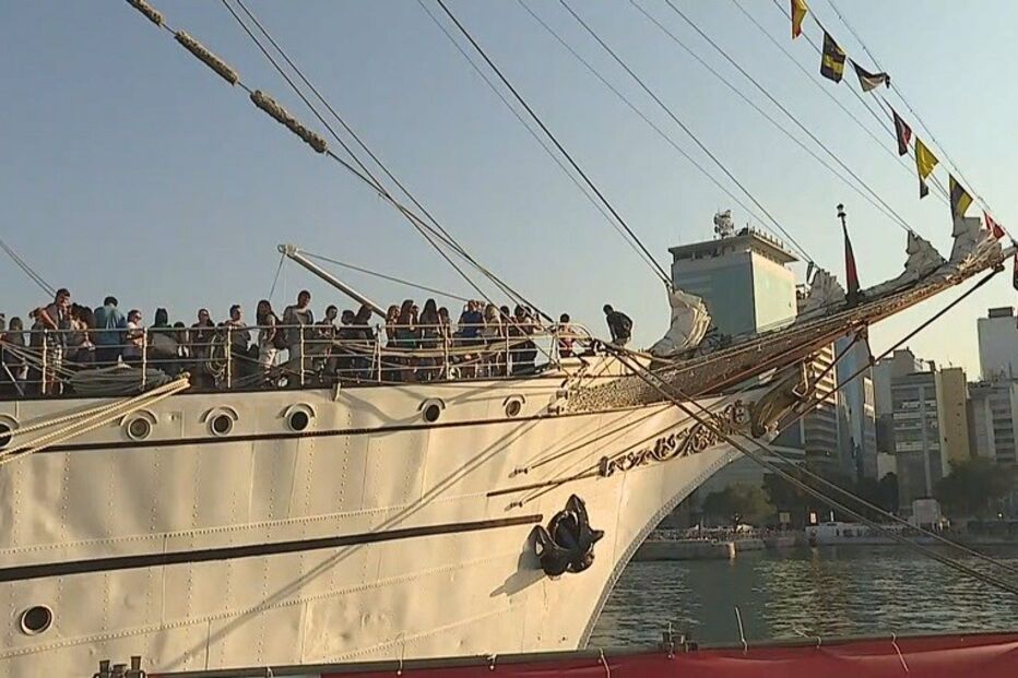 18-08-2016_12_38_53 navio escola sagres.jpg