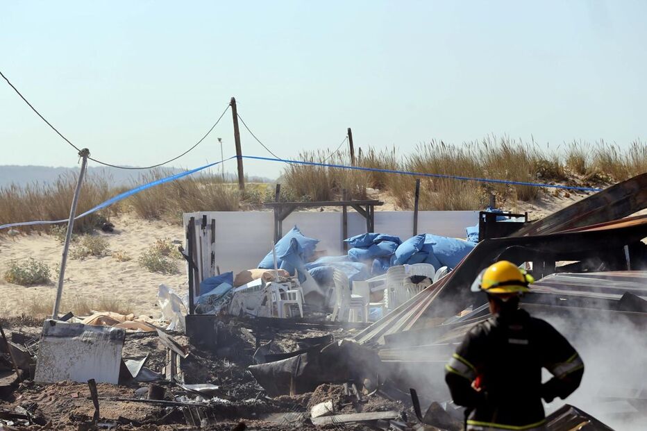 bar, praia, unik lounge, incêndio, costa da caparica, caparica, fogo