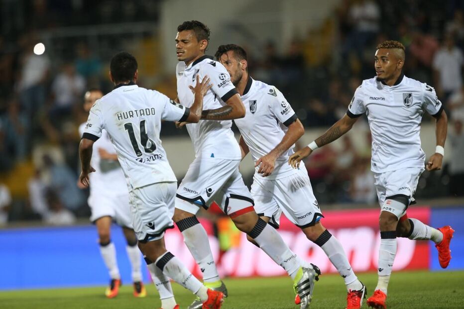 Vitória de Guimarães, Paços de Ferreira, Mateus, Pedrinho, Sporting, FC Porto, desporto, futebol