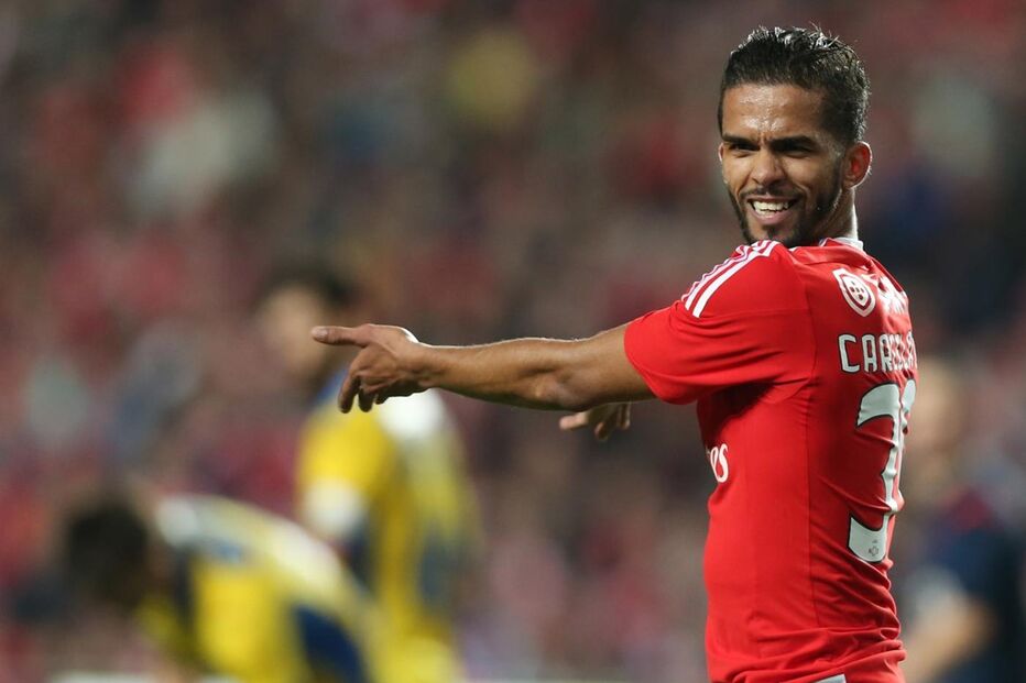 Benfica, Mehdi Carcela-González, Granada, Standard Liége, Raphael Guzzo, Lolo Plá, desporto, futebol