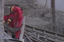 derrocada, feridos, farmácia, escombros, vítimas