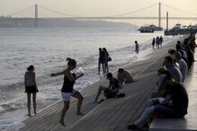 Temperaturas, sol, calor, água, protetor solar, fruta, óculos, meteorologia