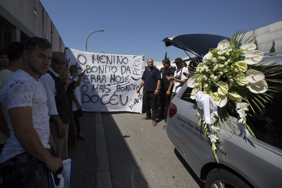 PSP, André Gomes, Pika, funeral, bairro do Cerco, jovem, morte, PSP