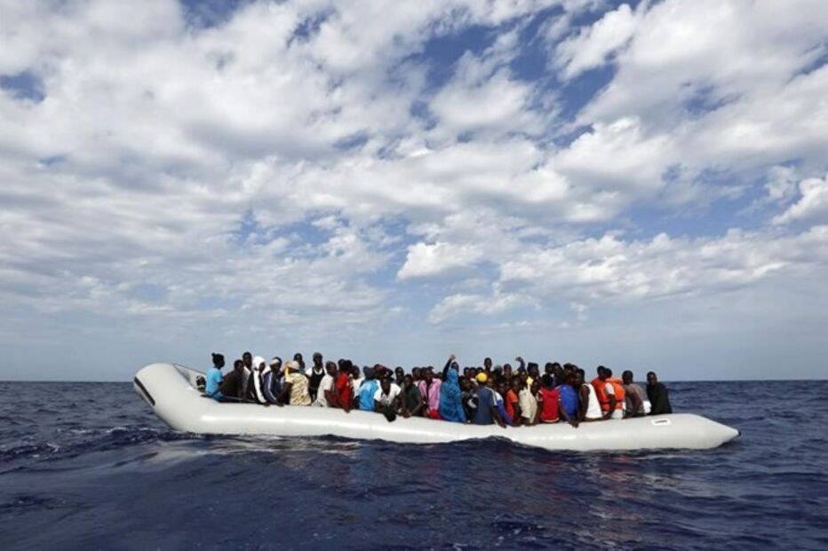 Marinha de Guerra, Mar Mediterrâneo, Mediterrâneo, Itália, política, defesa, questões sociais, forças armadas