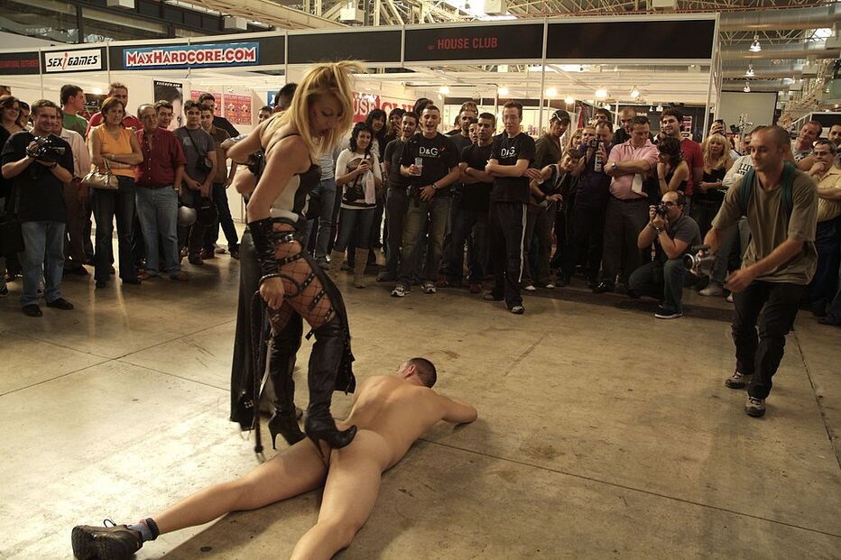 Salão Erótico de Barcelona, voluntários, filmes