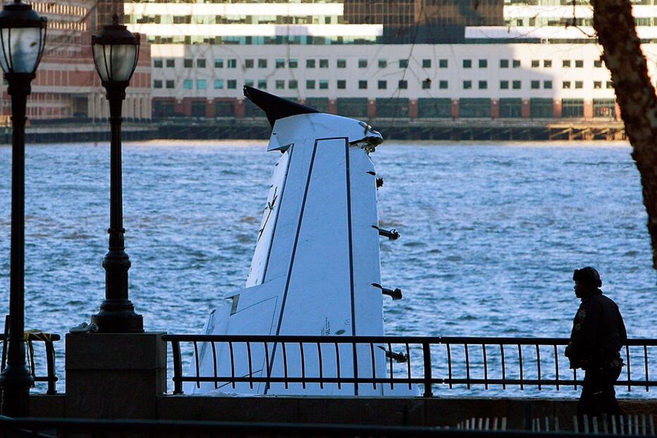 LaGuardia, Nova Iorque, Seattle, Airbus A320, Chesley ‘Sully’ Sullenberger, Hudson, Museu do Espaço e do Mar, Portugal, Clint Eastwood, Tom Hanks, Rio Hudson, Mundo, Highest Duty, Jeffrey Zaslow, Aaron Eckhart, acidentes e desastres, acidentes de transporte, questões sociais, acidente aéreo, interesse humano